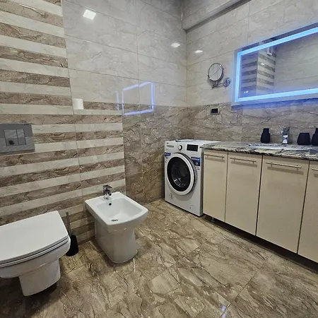 Urban Skyline Apartament *
